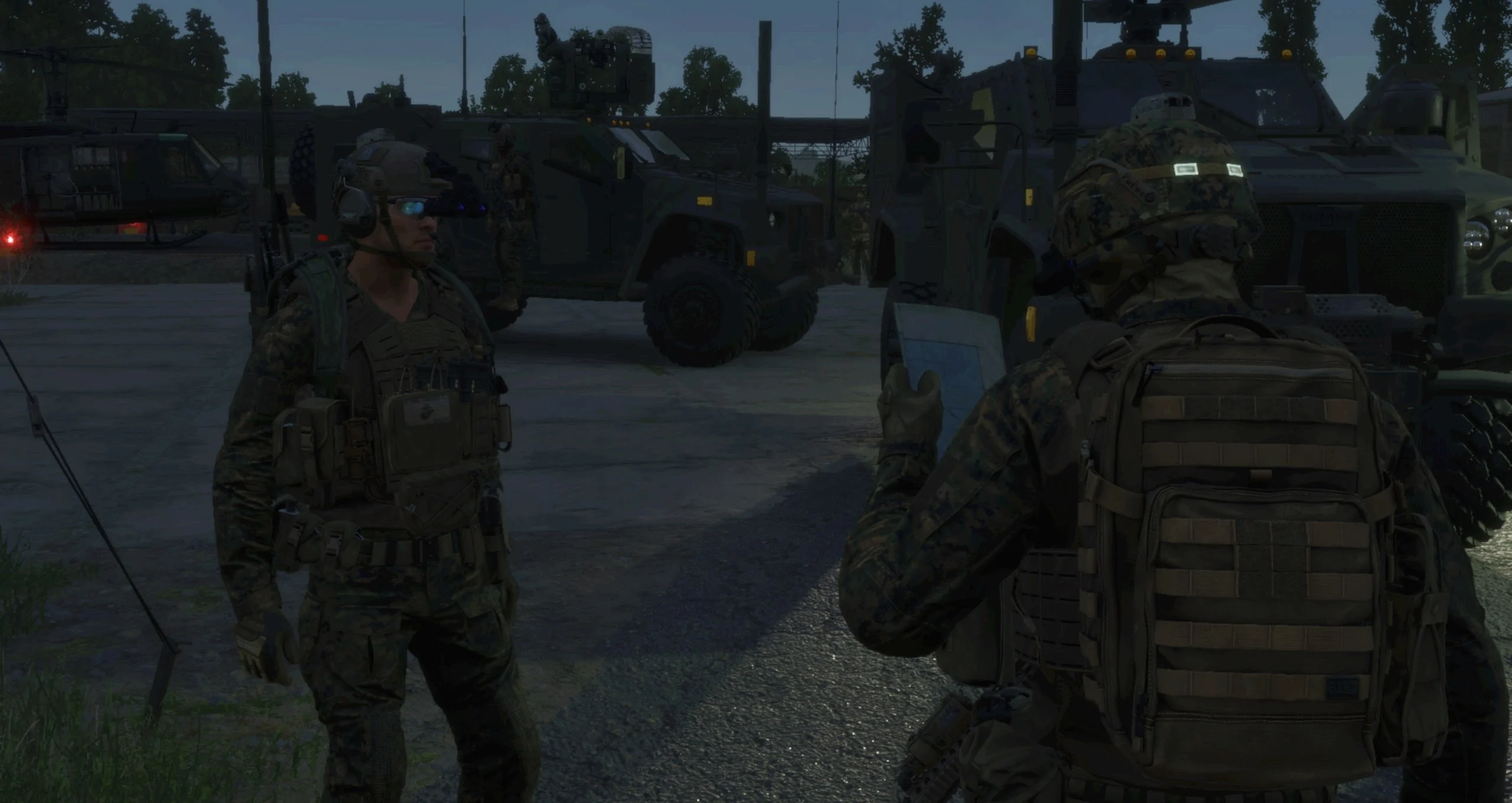 Miembros de Ursus Hostil coordinando una misión